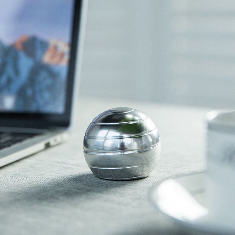 Rotating Desktop Spinning Ball — Stress Relief Desk Toy